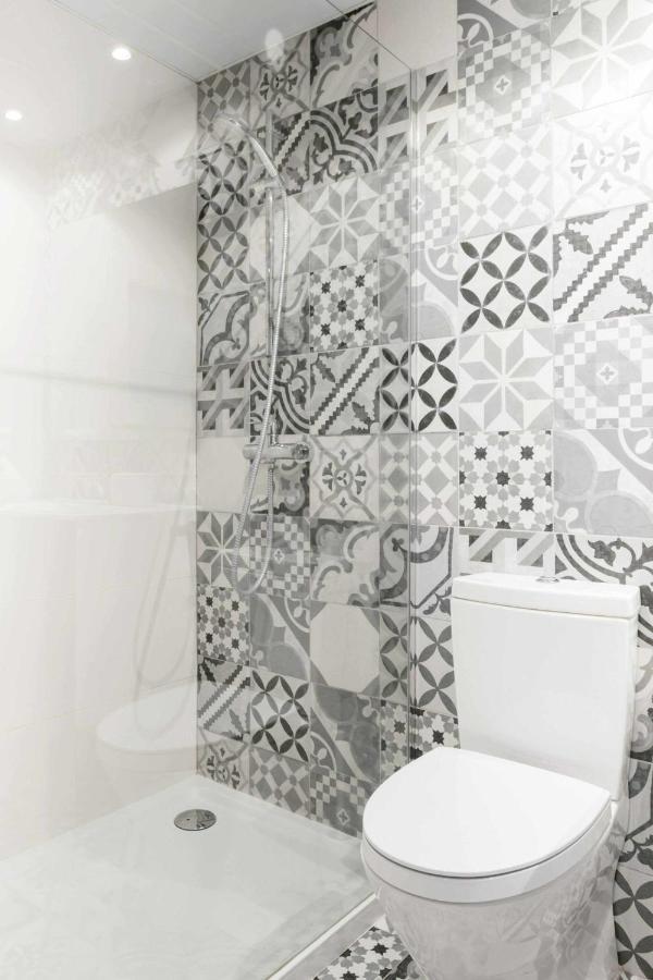 Revitalized Apartment In Historical Building Girona Exterior photo