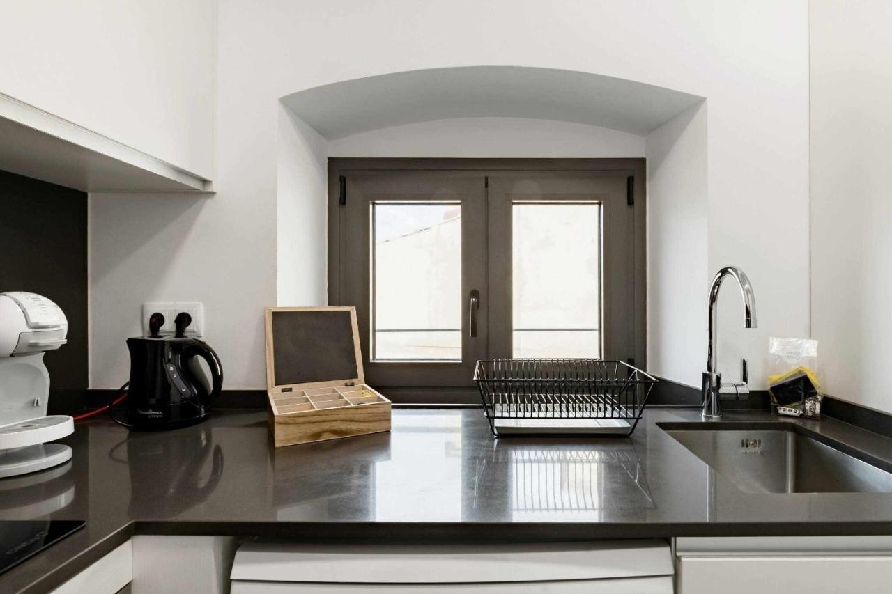 Revitalized Apartment In Historical Building Girona Exterior photo